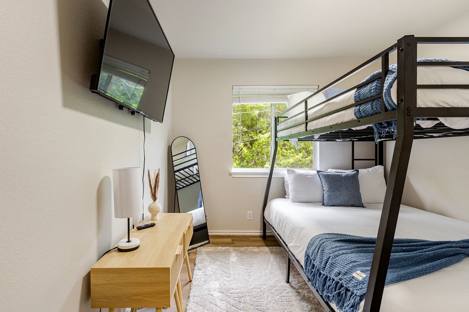 Guest bedroom 1, side view
