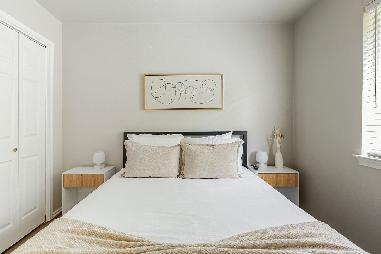 Guest bedroom 2